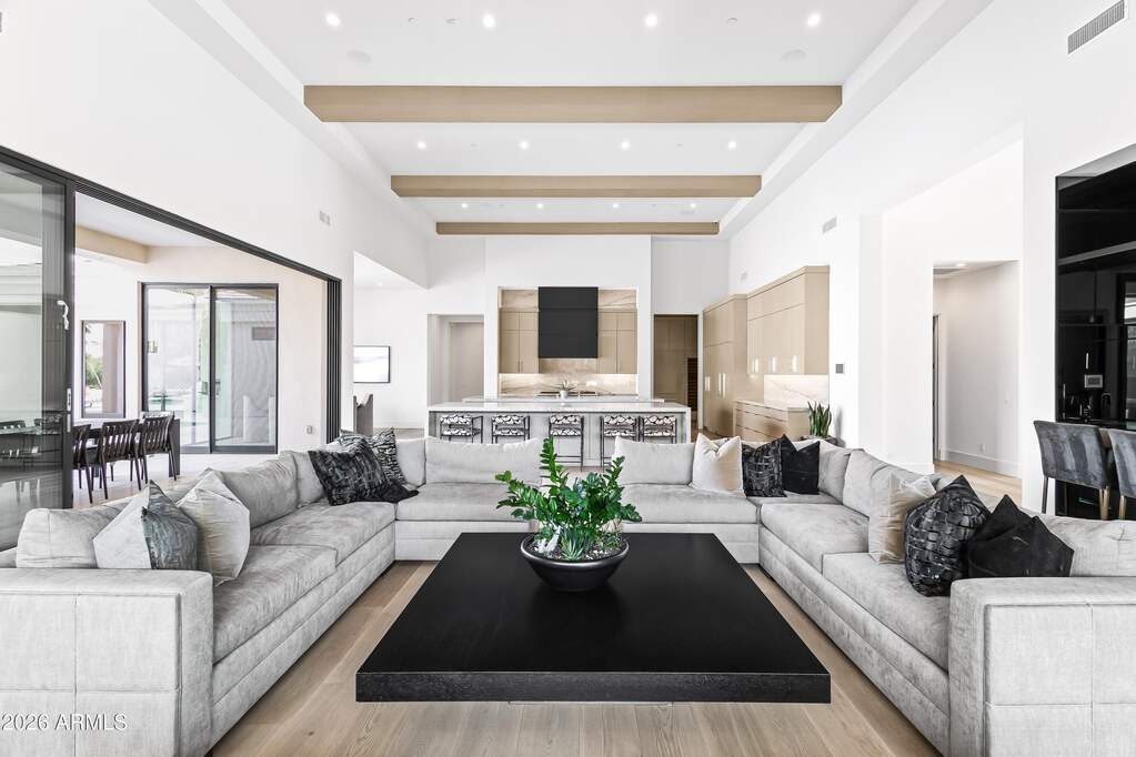 5 Bedroom Single Family Home/House's Image 7