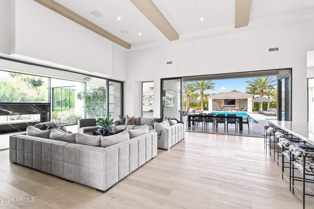 5 Bedroom Single Family Home/House's Image 8