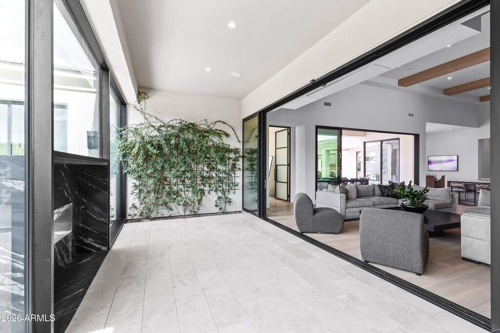 5 Bedroom Single Family Home/House's Image 9