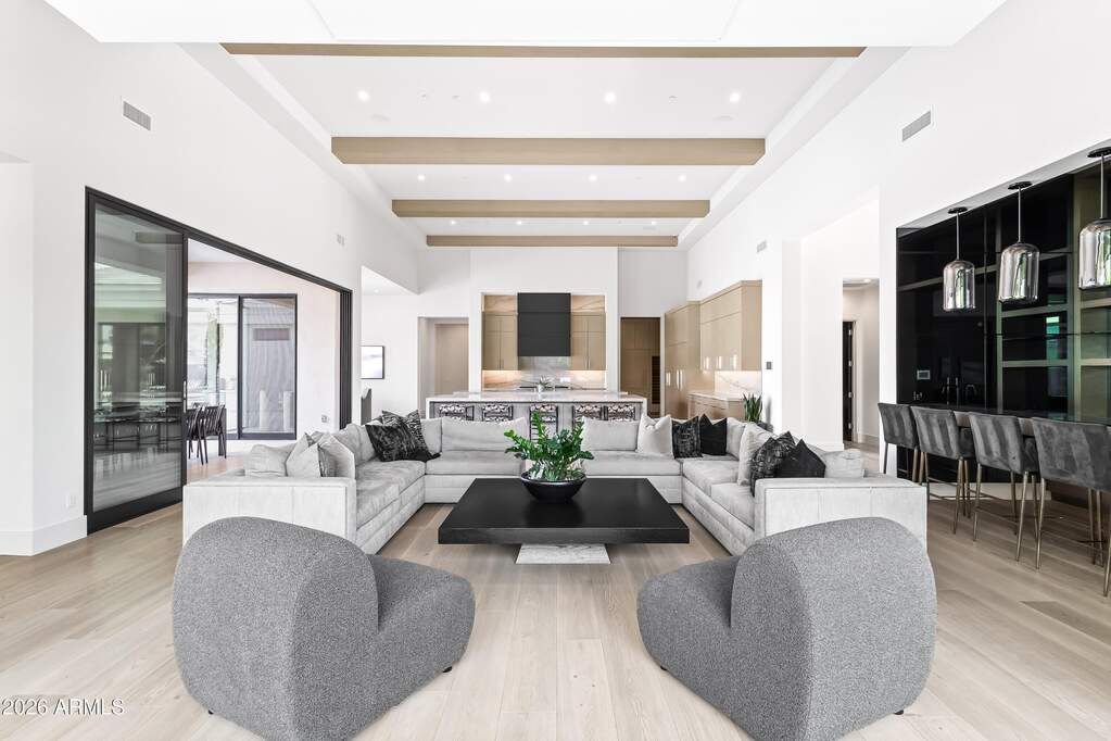 5 Bedroom Single Family Home/House's Image 11