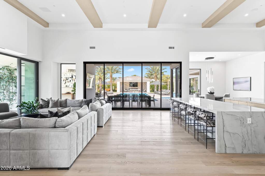 5 Bedroom Single Family Home/House's Image 12