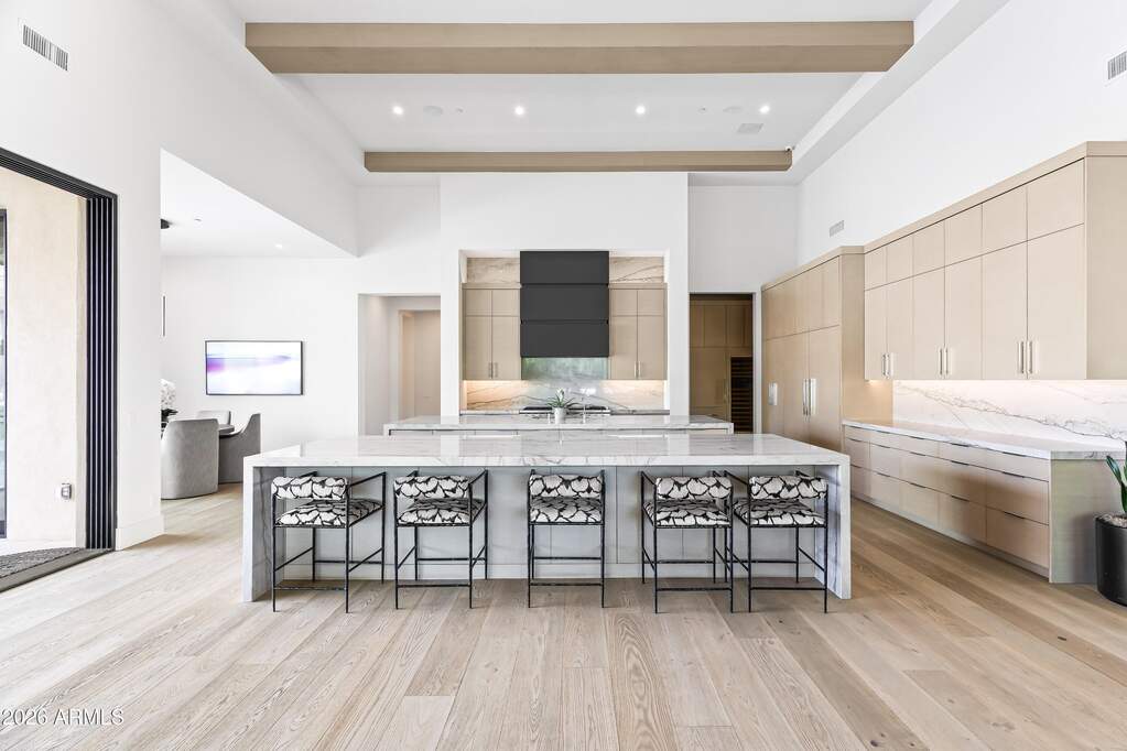 5 Bedroom Single Family Home/House's Image 14