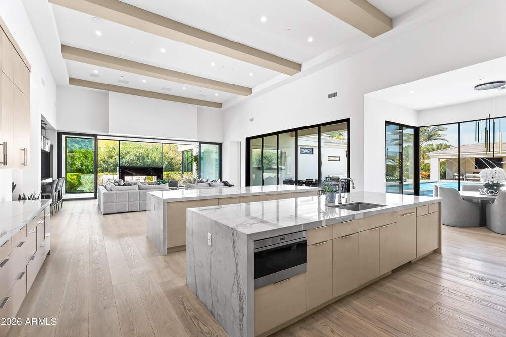 5 Bedroom Single Family Home/House's Image 16