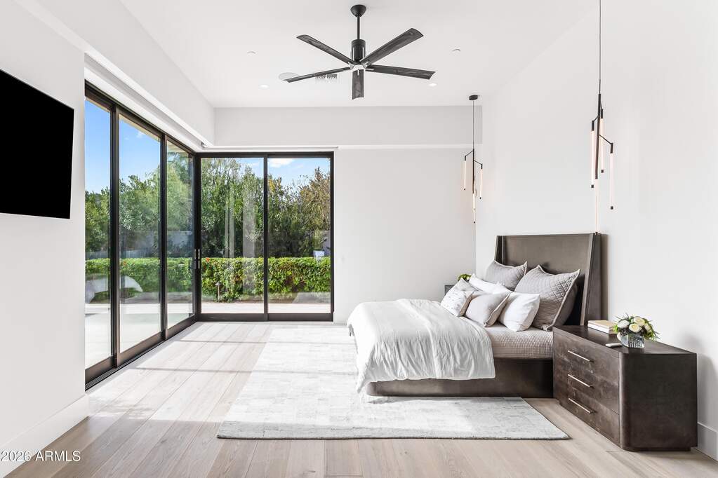5 Bedroom Single Family Home/House's Image 18