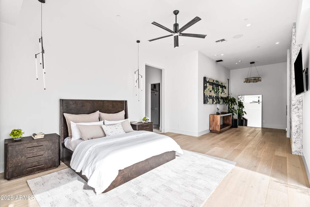 5 Bedroom Single Family Home/House's Image 19