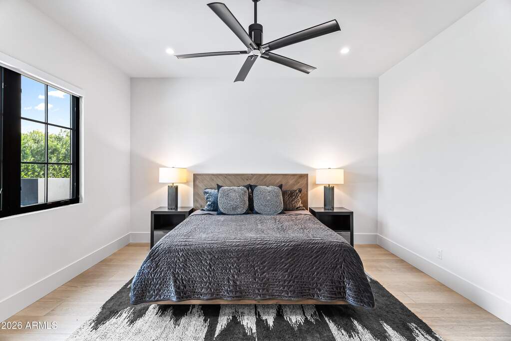 5 Bedroom Single Family Home/House's Image 28