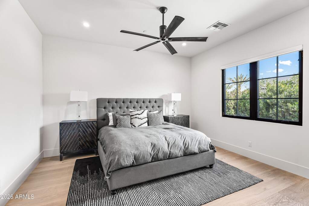 5 Bedroom Single Family Home/House's Image 31