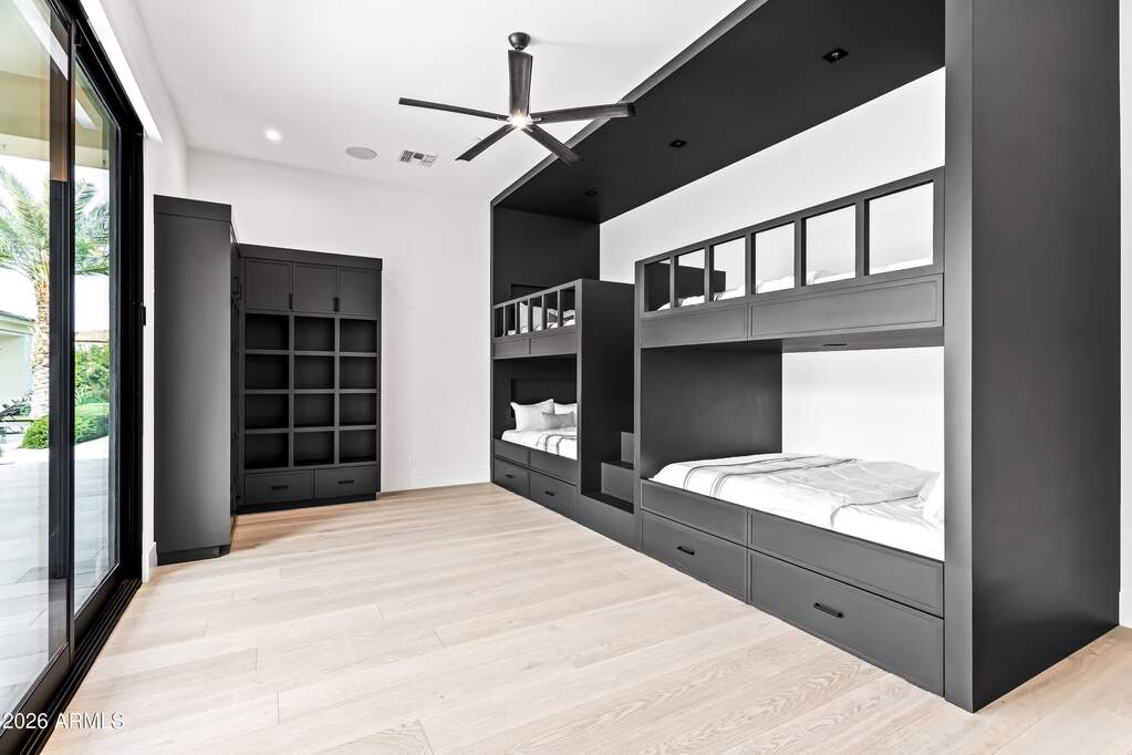 5 Bedroom Single Family Home/House's Image 33