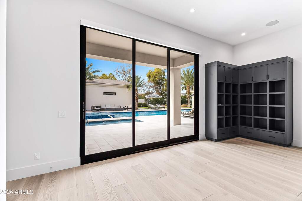 5 Bedroom Single Family Home/House's Image 34