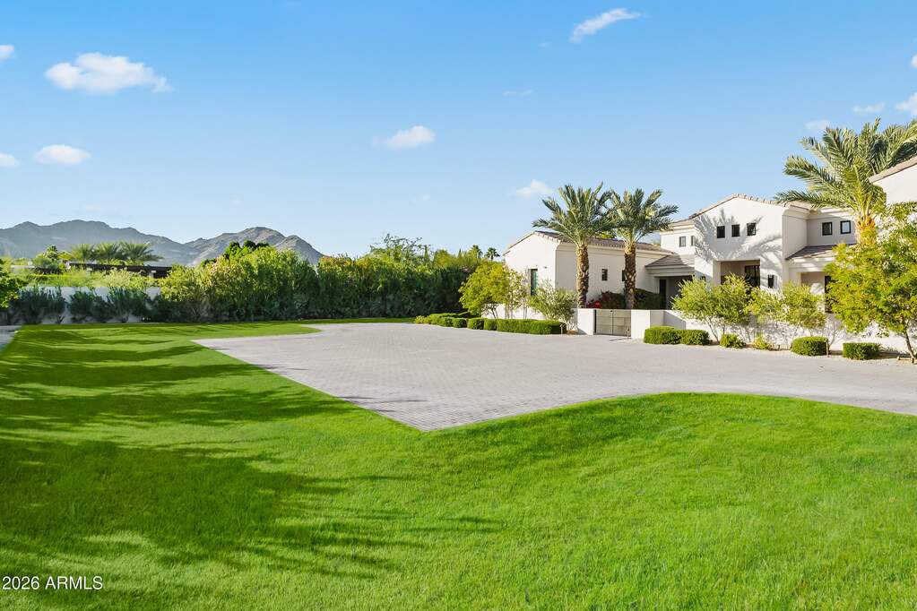 5 Bedroom Single Family Home/House's Image 42