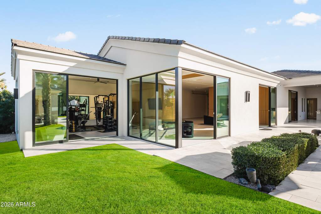5 Bedroom Single Family Home/House's Image 47