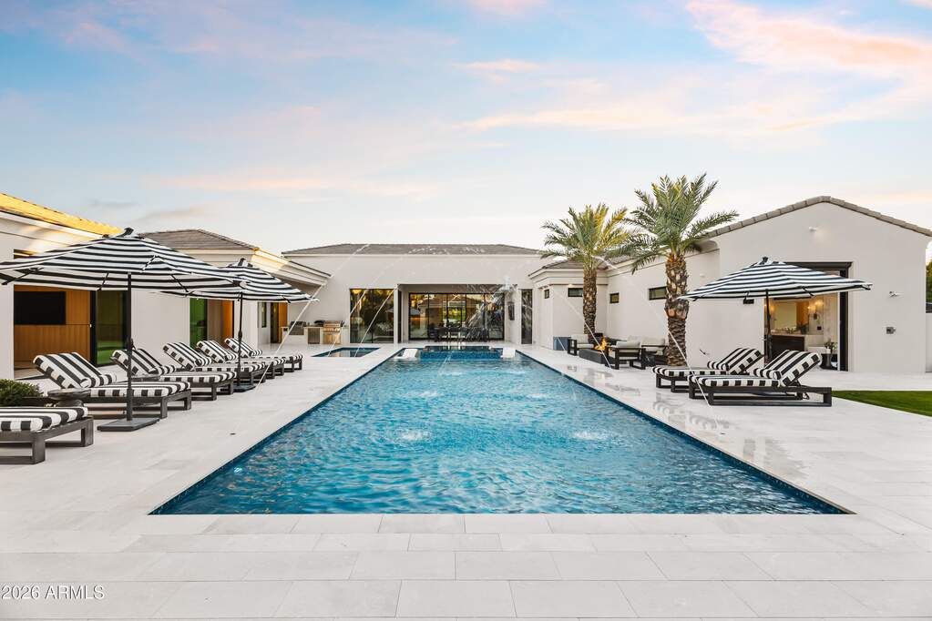 5 Bedroom Single Family Home/House's Image 54