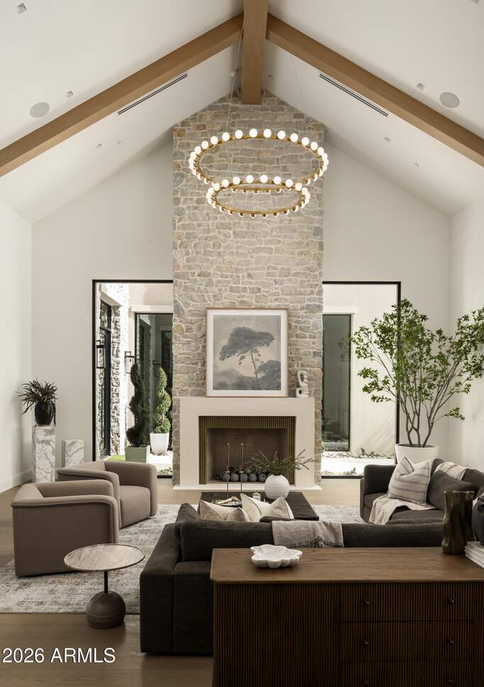 6 Bedroom Single Family Home/House's Image 10