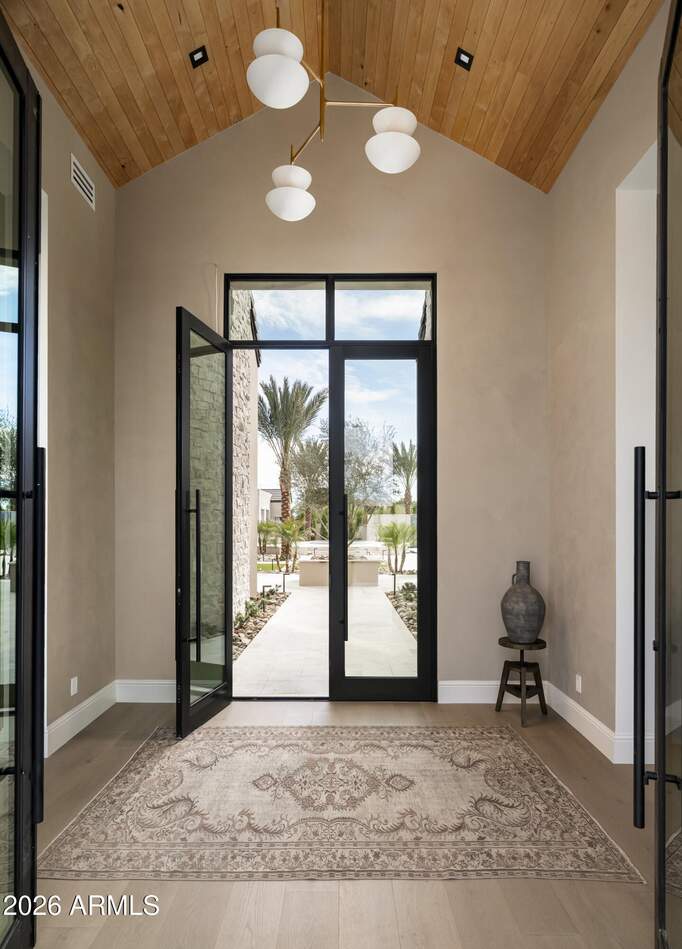 6 Bedroom Single Family Home/House's Image 21
