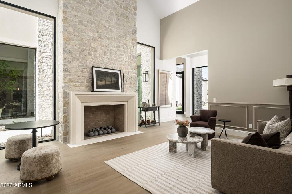 6 Bedroom Single Family Home/House's Image 32