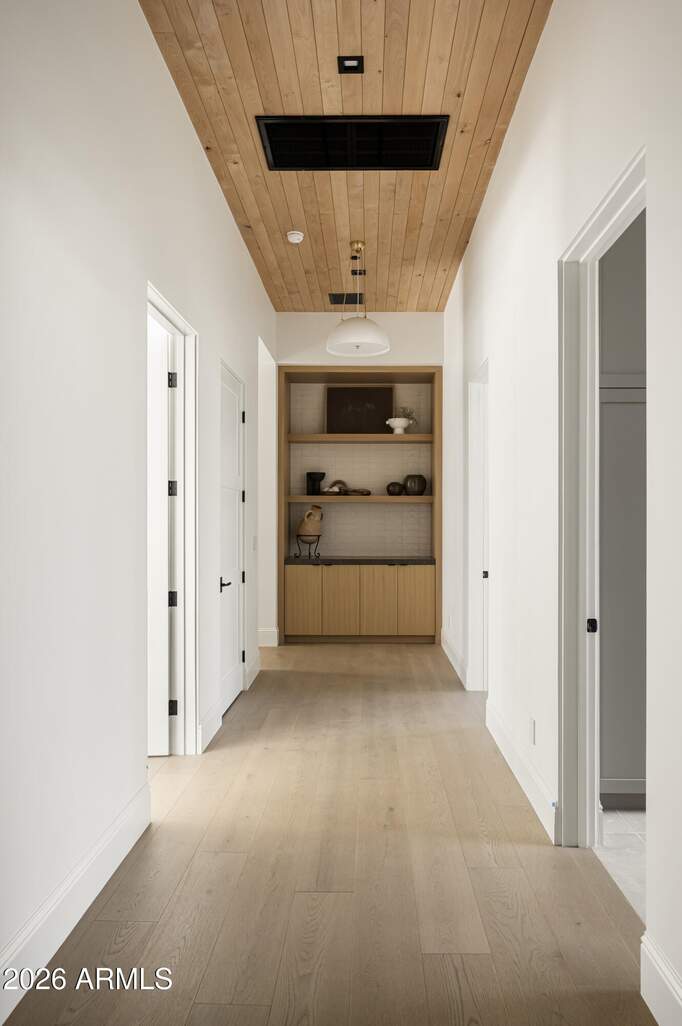 6 Bedroom Single Family Home/House's Image 34