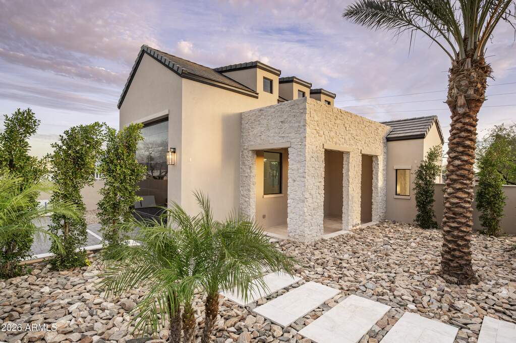6 Bedroom Single Family Home/House's Image 39