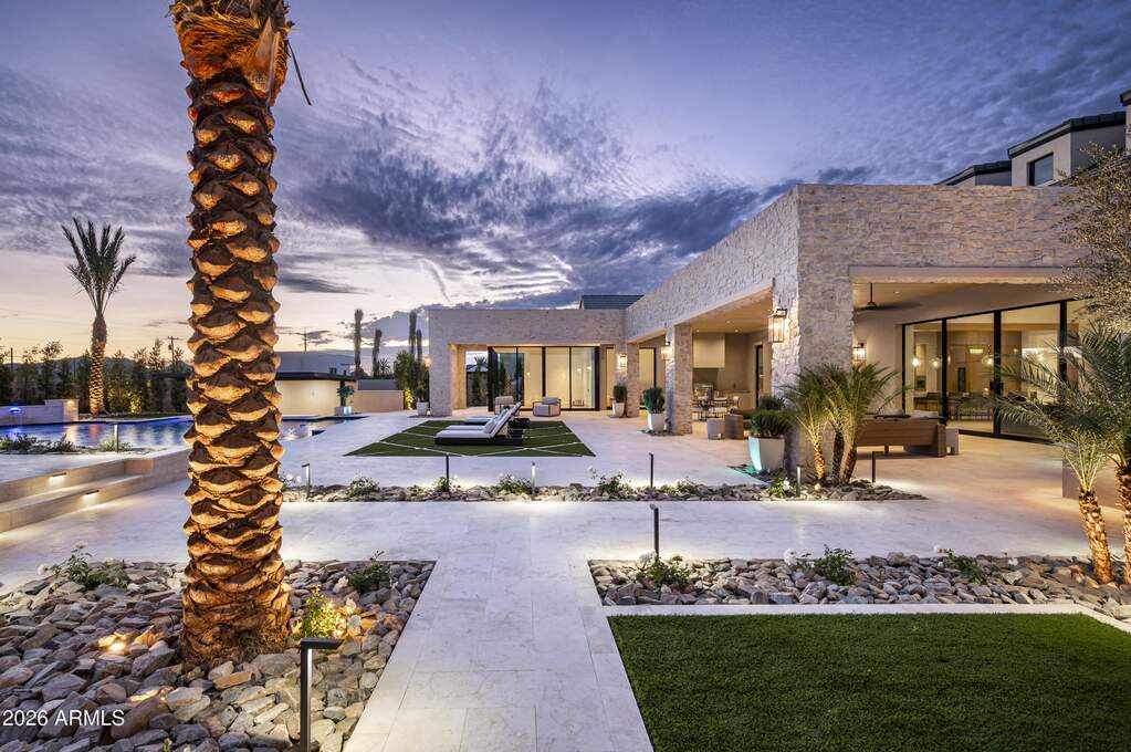 6 Bedroom Single Family Home/House's Image 45