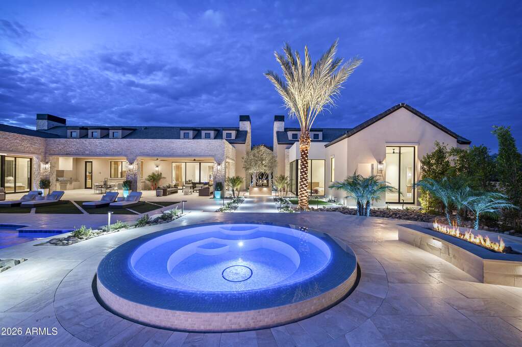 6 Bedroom Single Family Home/House's Image 49