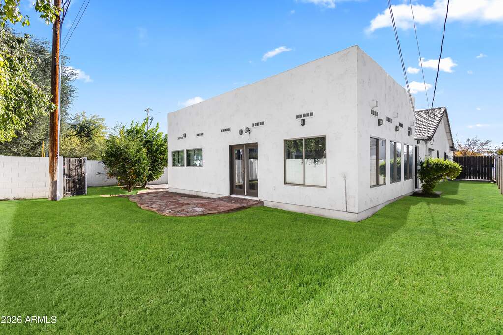 4 Bedroom Single Family Home/House's Image 28