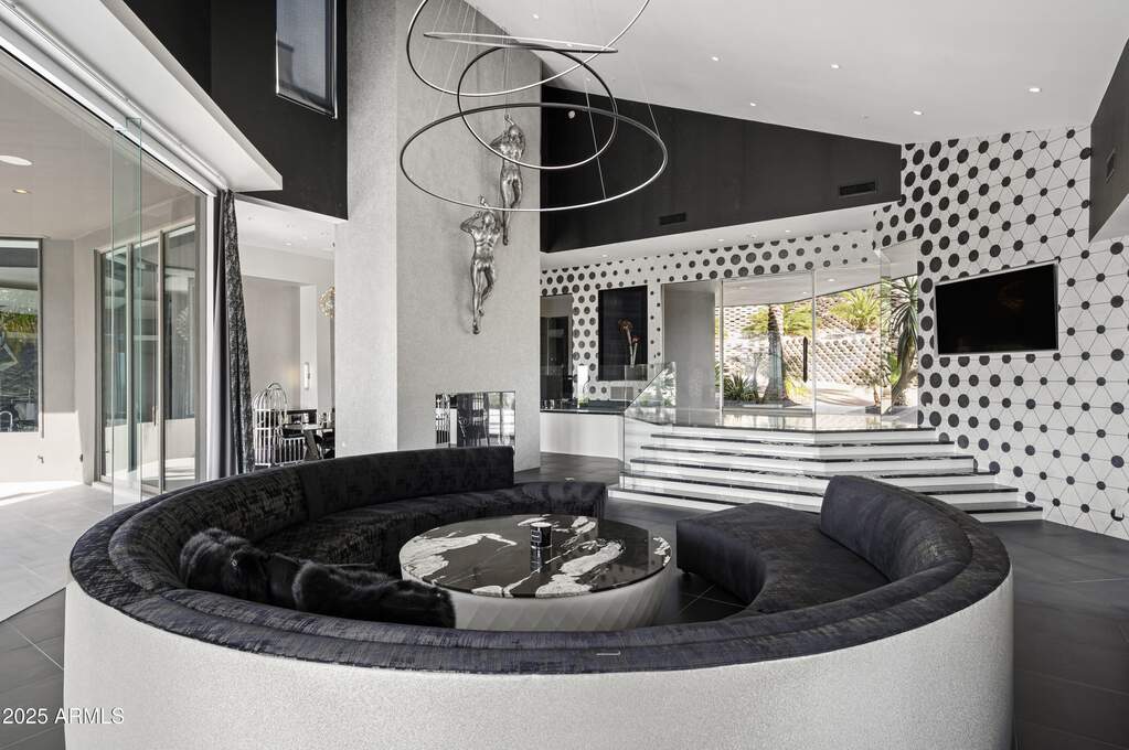 4 Bedroom Single Family Home/House's Image 11