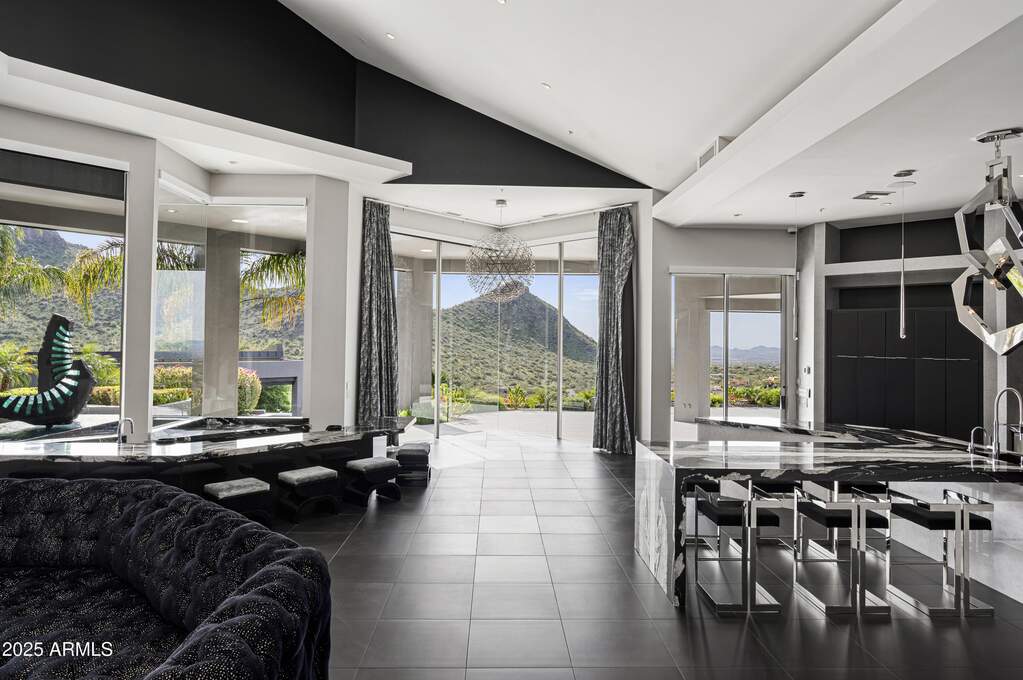 4 Bedroom Single Family Home/House's Image 12