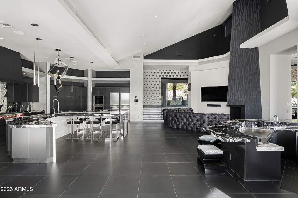 4 Bedroom Single Family Home/House's Image 16