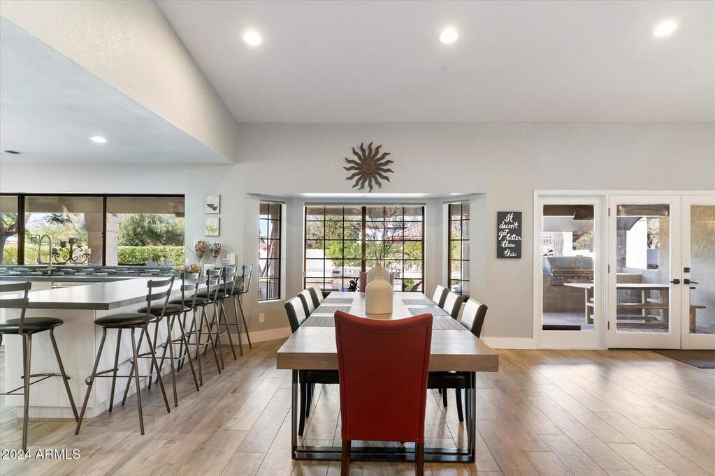 7 Bedroom Single Family Home/House's Image 18