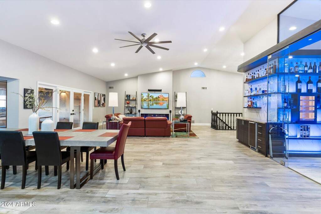 7 Bedroom Single Family Home/House's Image 19
