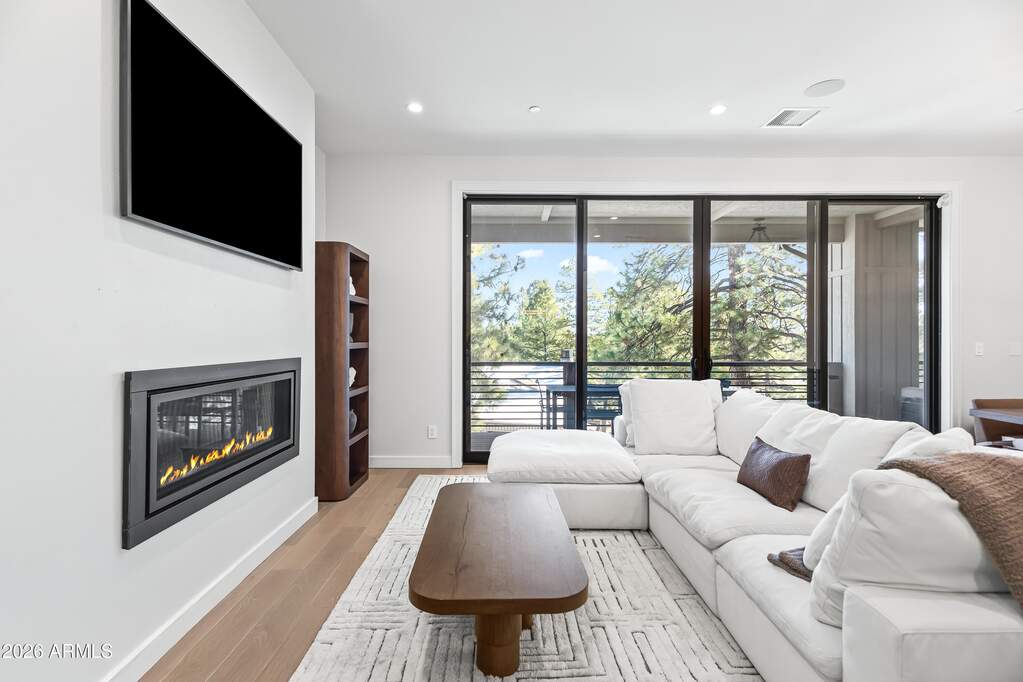 3 Bedroom Villa/Townhouse's Image 3