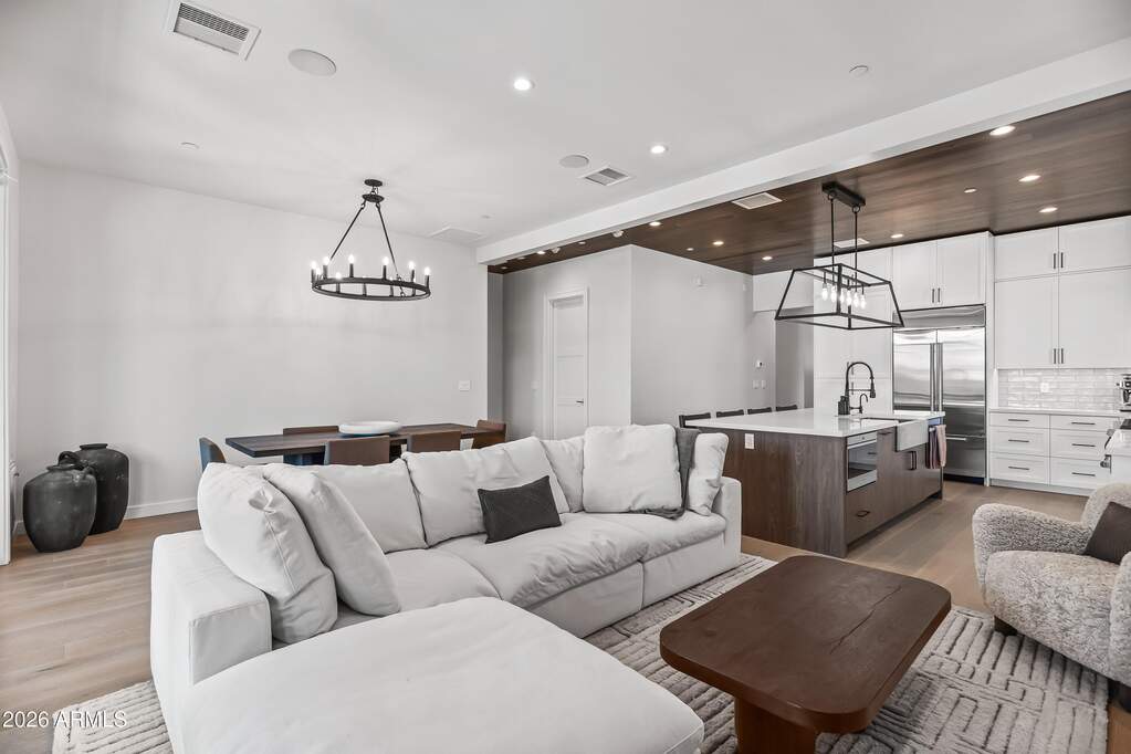 3 Bedroom Villa/Townhouse's Image 4