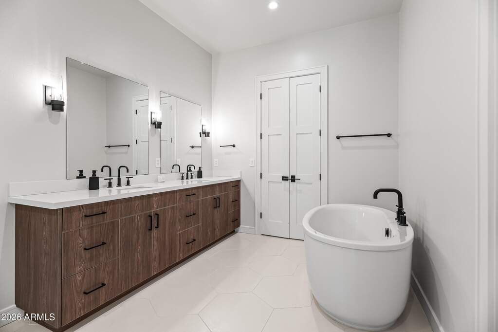 3 Bedroom Villa/Townhouse's Image 6