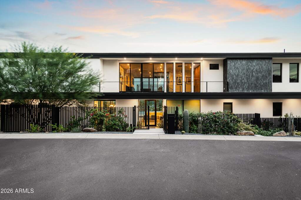 4 Bedroom Single Family Home/House's Image 8