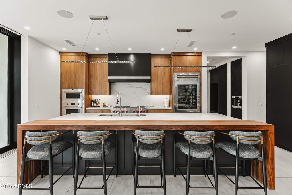 4 Bedroom Single Family Home/House's Image 12