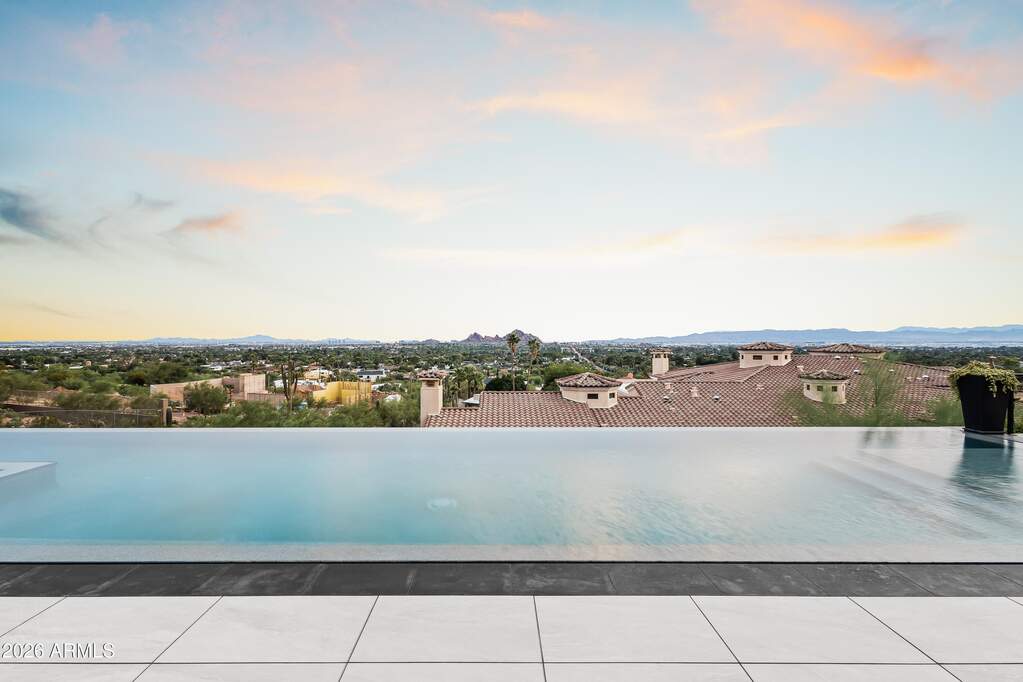 4 Bedroom Single Family Home/House's Image 3