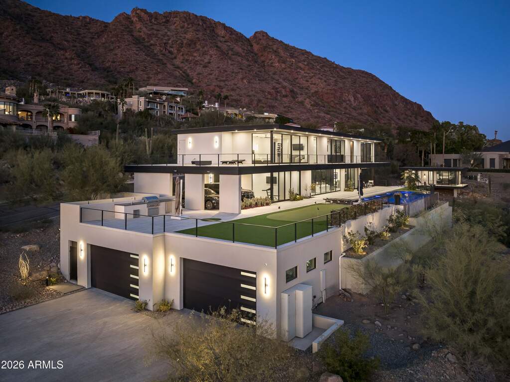 4 Bedroom Single Family Home/House's Image 5