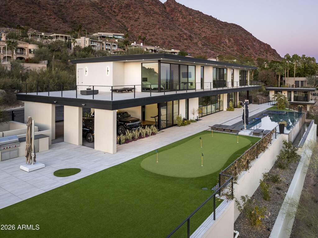 4 Bedroom Single Family Home/House's Image 6