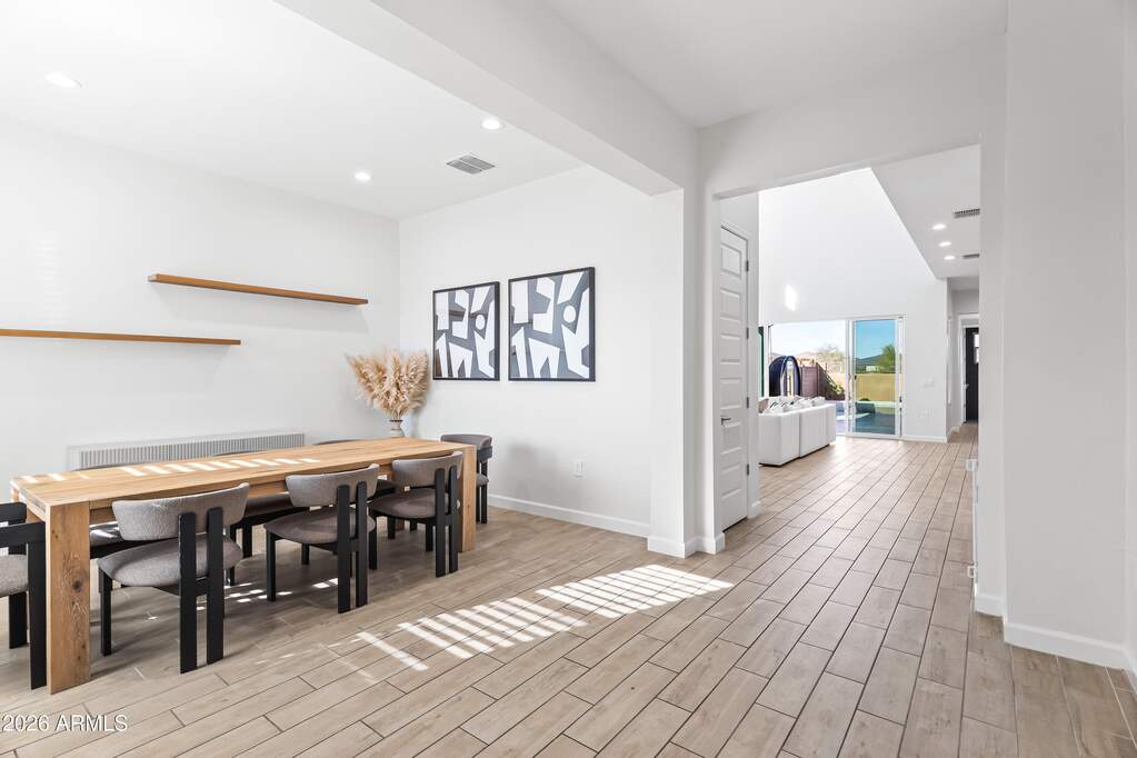 5 Bedroom Single Family Home/House's Image 12