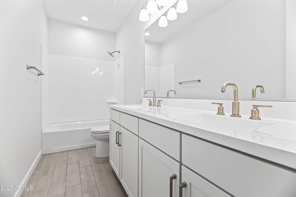5 Bedroom Single Family Home/House's Image 26