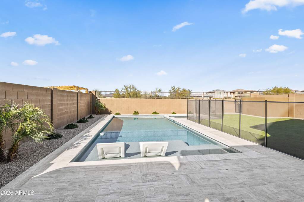 5 Bedroom Single Family Home/House's Image 3