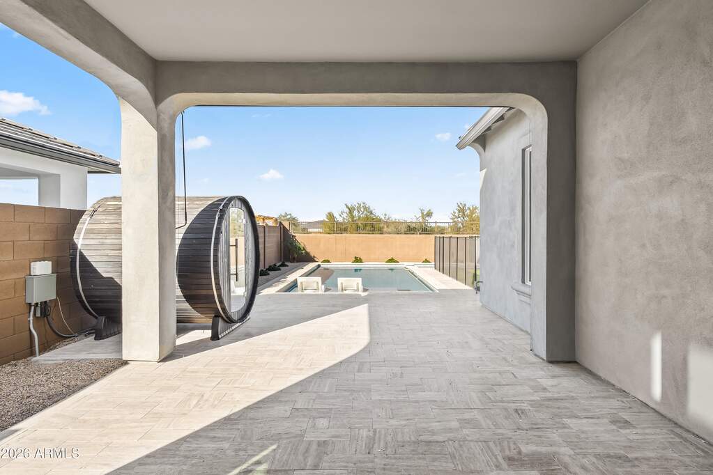 5 Bedroom Single Family Home/House's Image 4