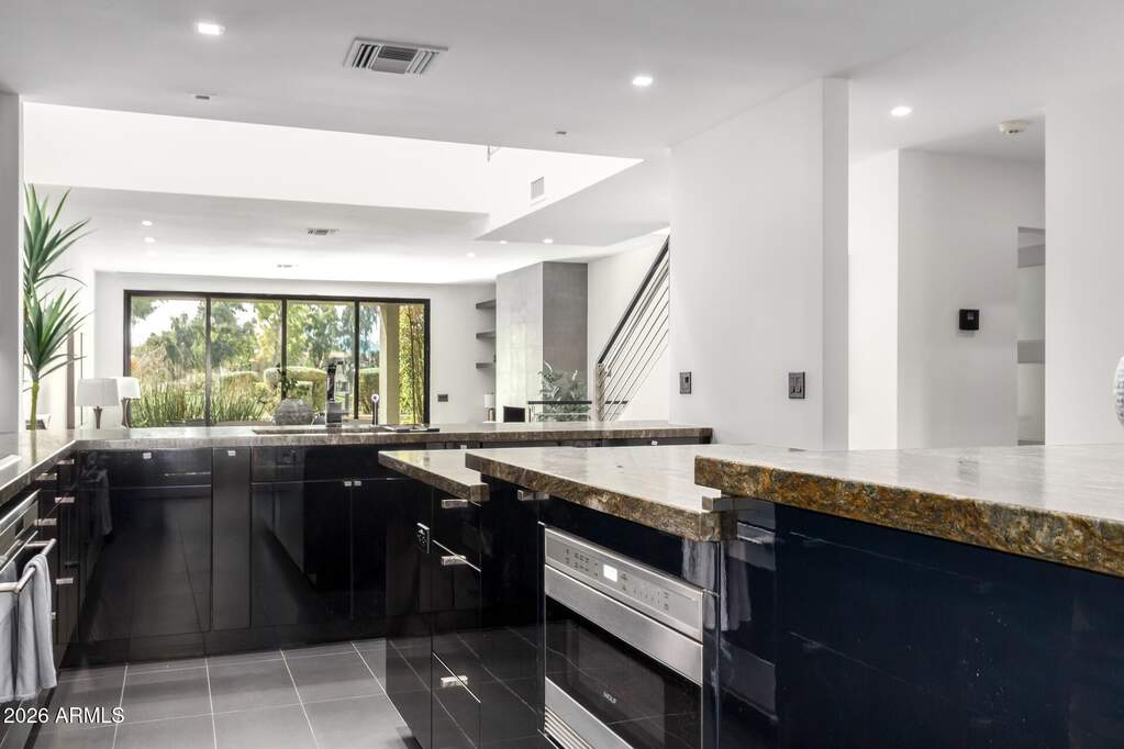 2 Bedroom Villa/Townhouse's Image 9