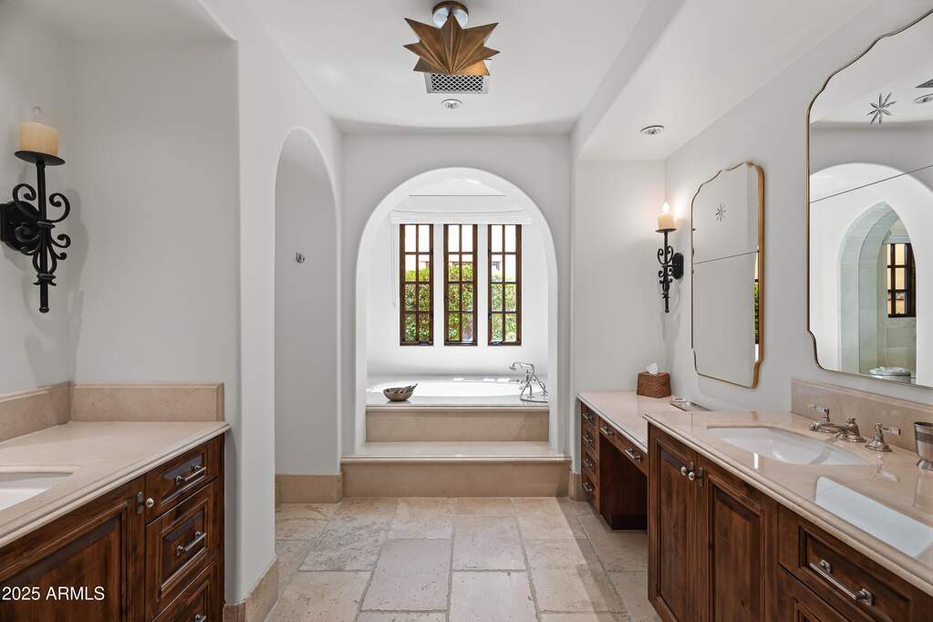 5 Bedroom Single Family Home/House's Image 8