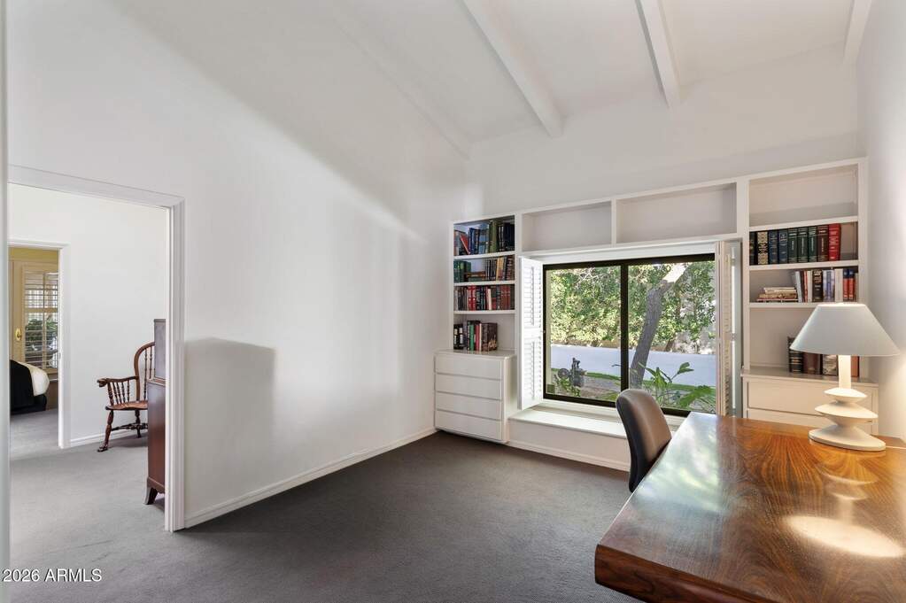 6 Bedroom Single Family Home/House's Image 29