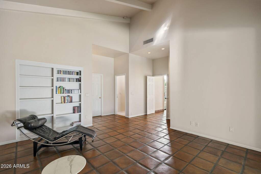 6 Bedroom Single Family Home/House's Image 31