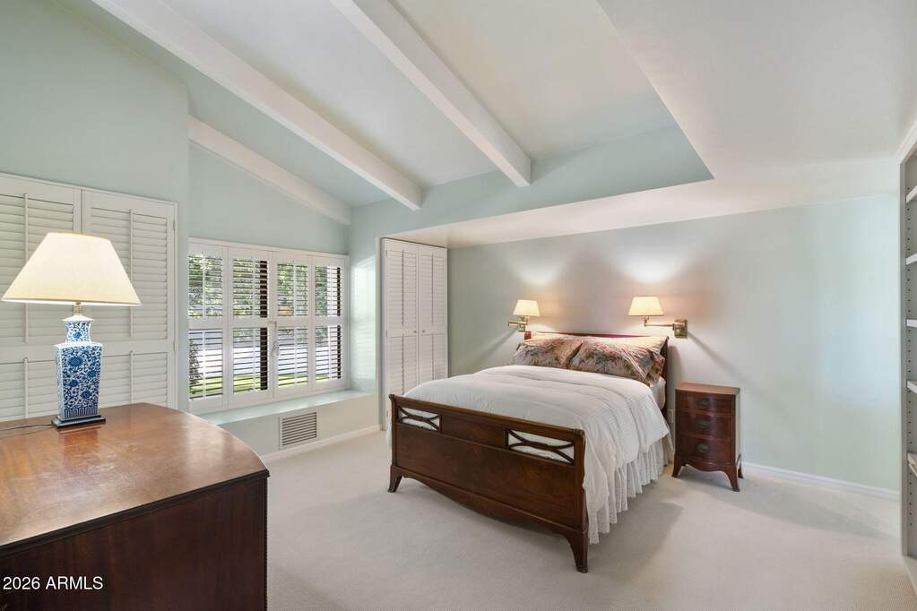 6 Bedroom Single Family Home/House's Image 34