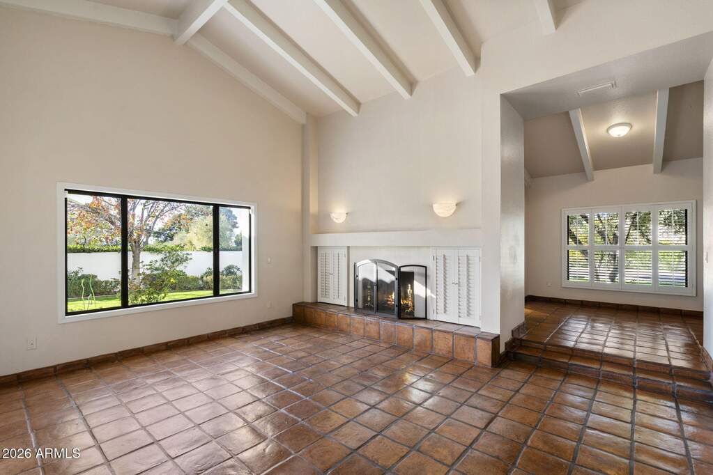 6 Bedroom Single Family Home/House's Image 35
