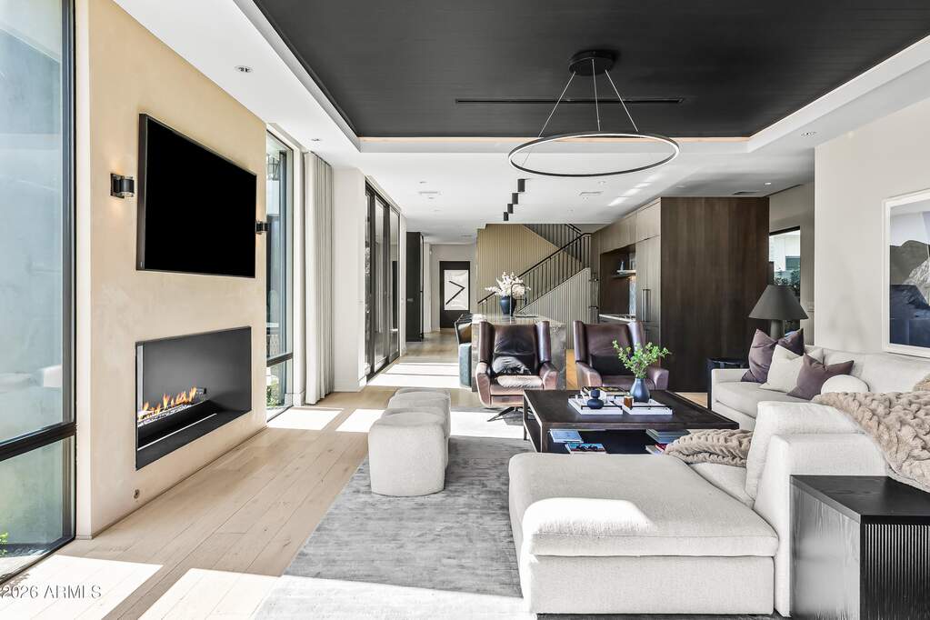 4 Bedroom Single Family Home/House's Image 4