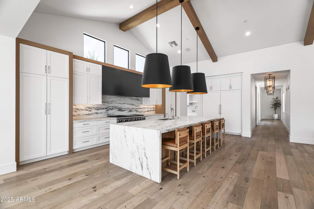 5 Bedroom Single Family Home/House's Image 7