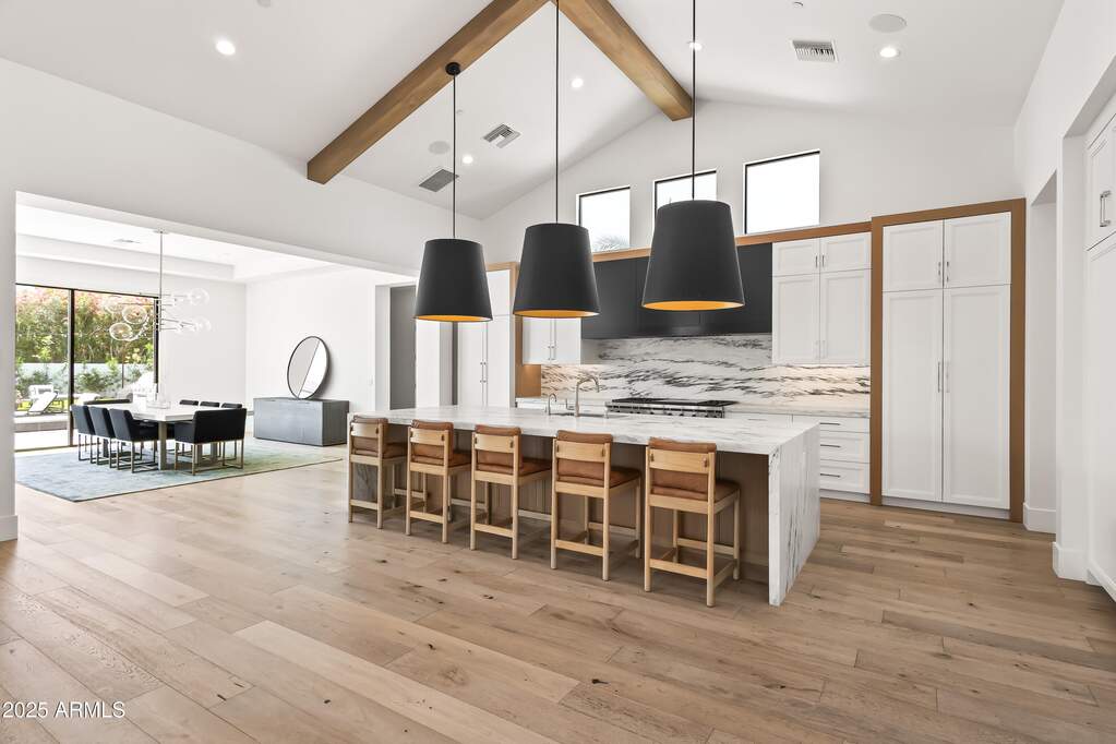 5 Bedroom Single Family Home/House's Image 9